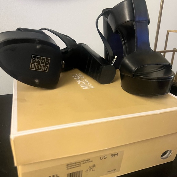 New Michael Kors Becker shoe Black size 9 - Picture 6 of 7